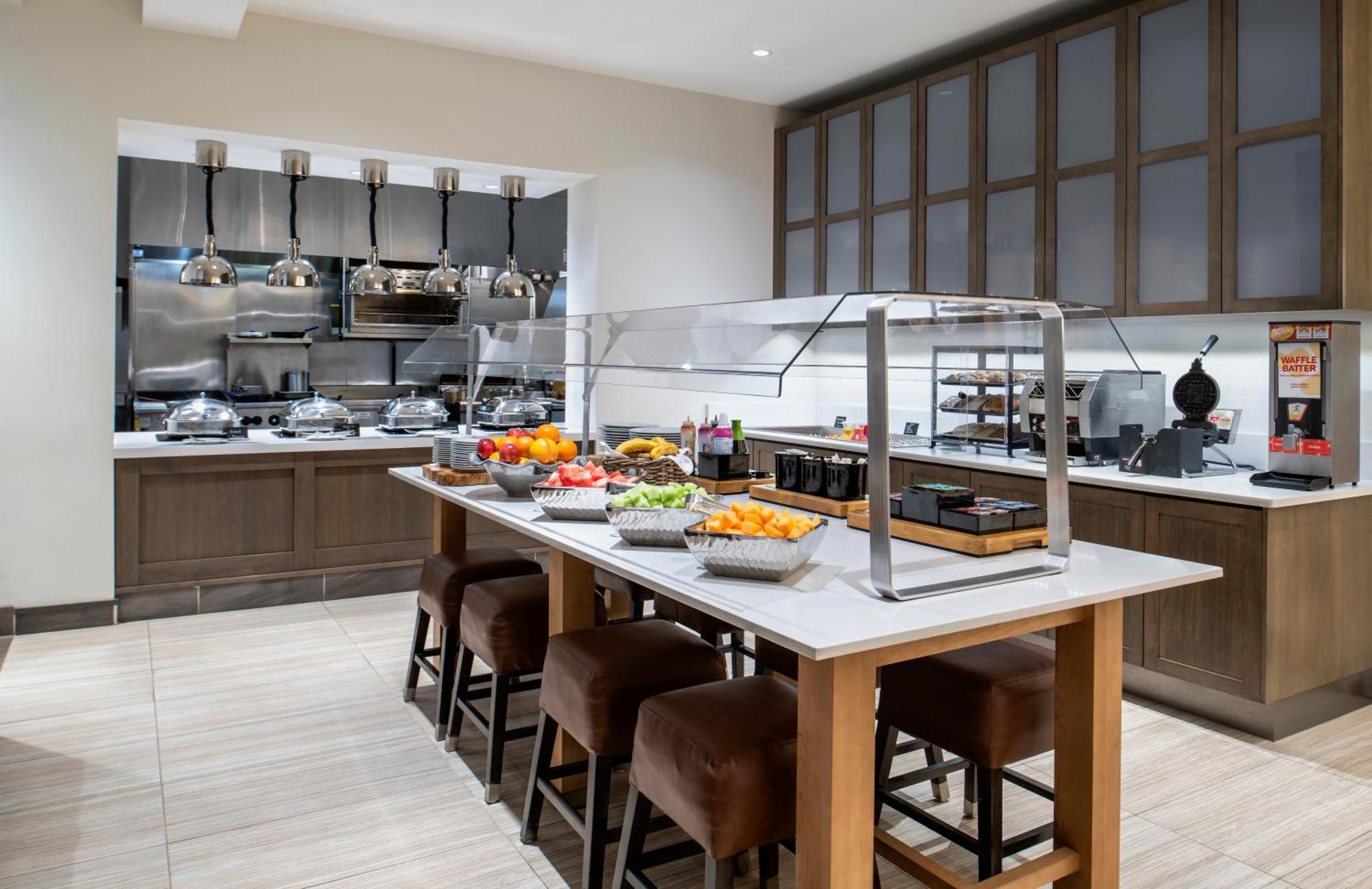 Hilton Garden Inn Winnipeg South Ngoại thất bức ảnh